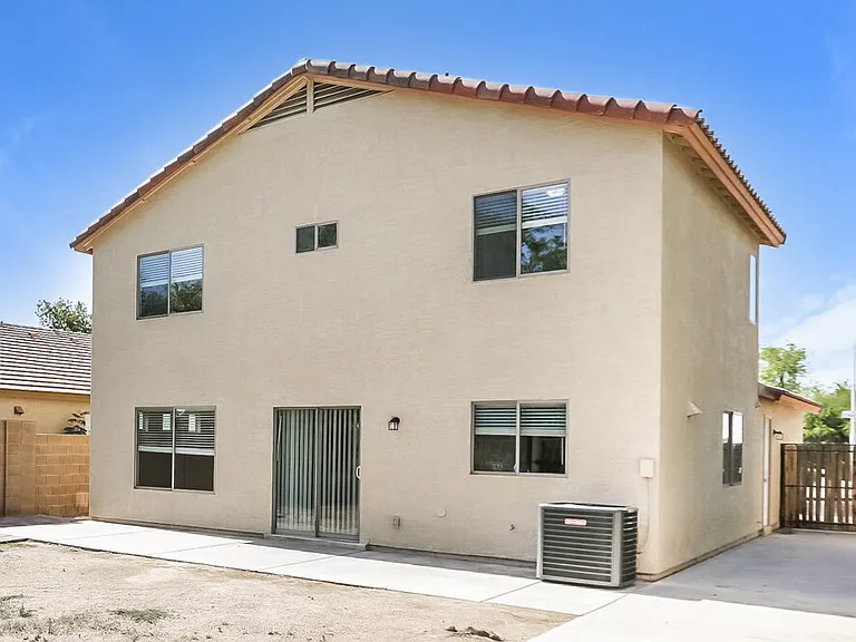 6558 W Chickasaw St — Photo 17