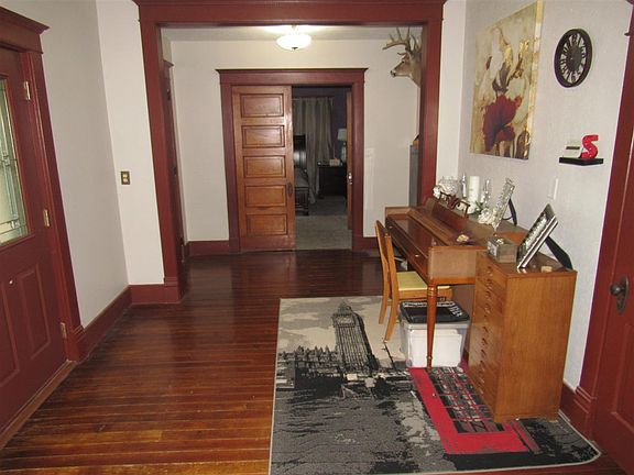 2nd image of 409 E 12th St