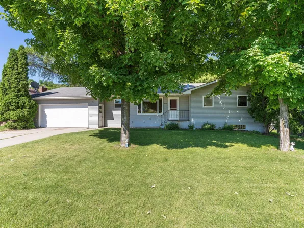 609 Northern Ave, Fergus Falls, MN 56537