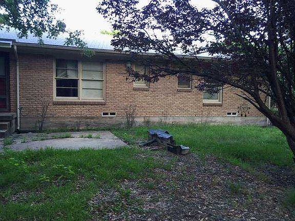 3rd image of 1411 Tulane St