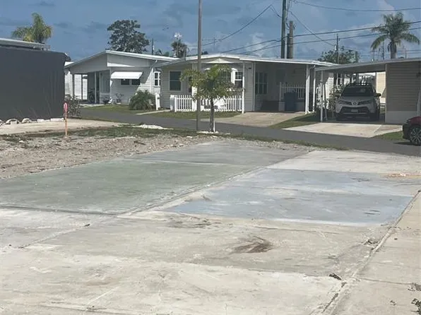2066 Detroiter St, Sarasota, FL 34231