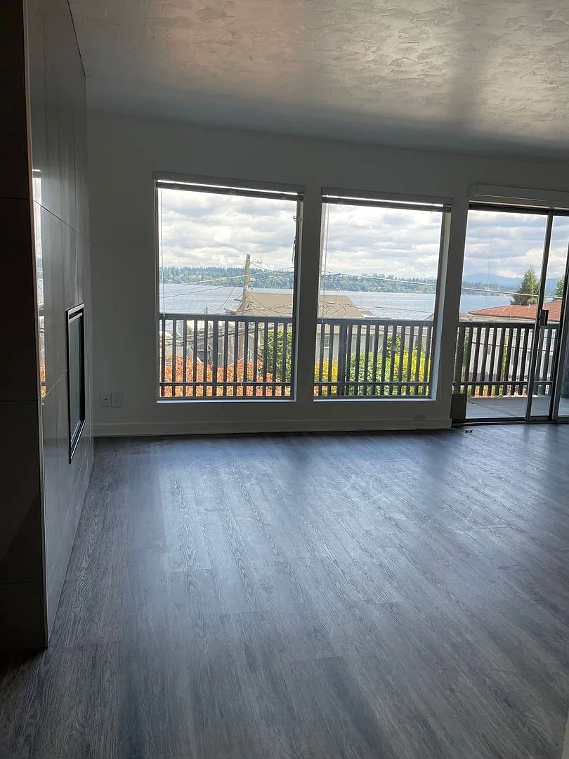 Shoreview Apartments — Photo 3