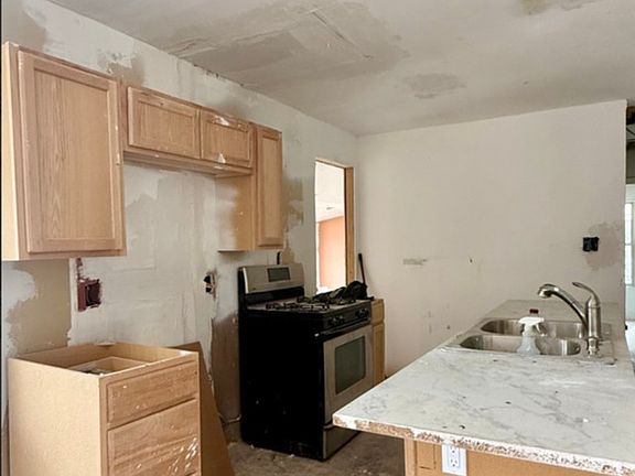 4th image of 114 LELANI ST