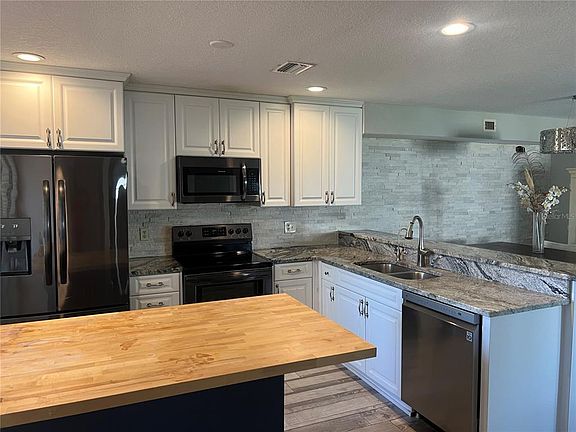 5th image of 8211 Brent St APT 828