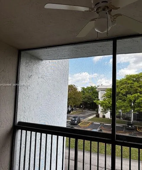 731 N Pine Island Rd #305 — Photo 8