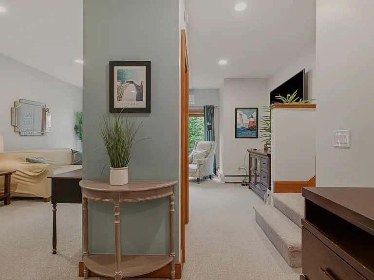 158 Narragansett Ave #U — Photo 3