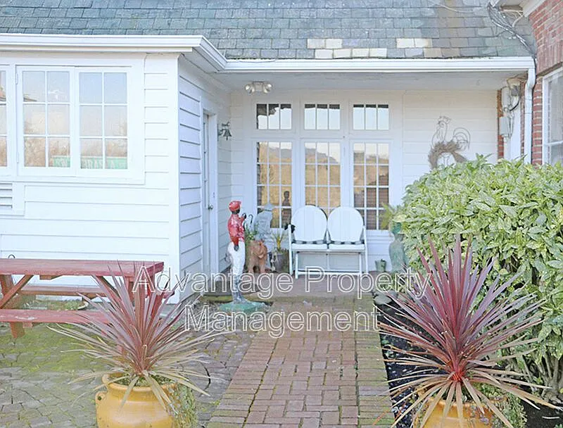 1 bed, 1.0 bath, 800 sqft, $2,200 — Photo 3
