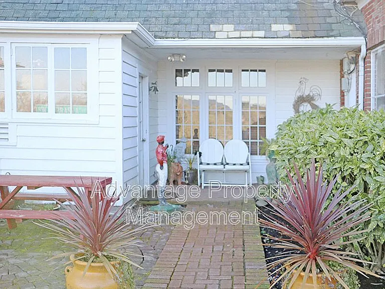 795 SW Hanson St #A — Photo 3