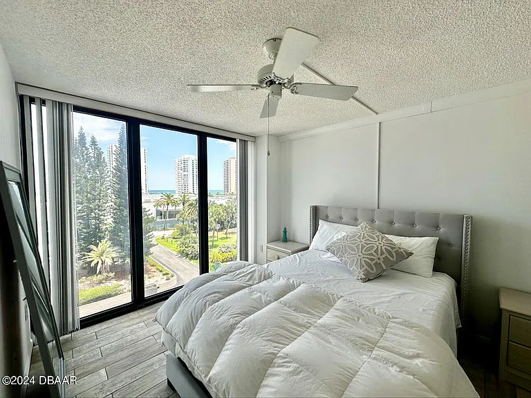 1 Oceans West Blvd #4B5 — Photo 29