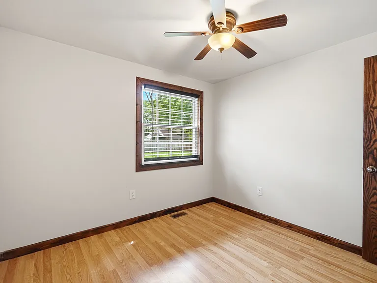 27 Laurelgrove Dr — Photo 24