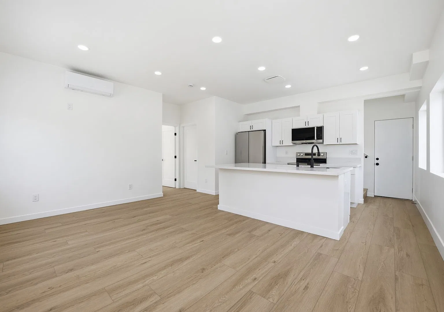 6409-6411 Gary Ct. — Photo 4