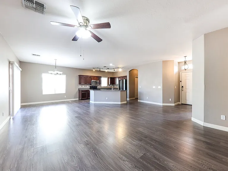 14133 W Crocus Dr — Photo 5