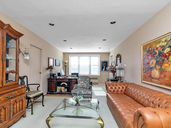 2nd image of 2325 Bell Blvd APT 4G