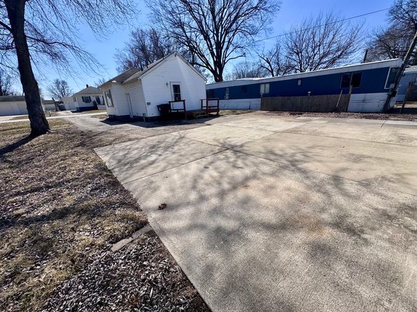 1619 E Washington St, Clinton, IL 61727