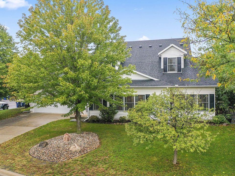 1st image of 915 Saint Lawrence Dr