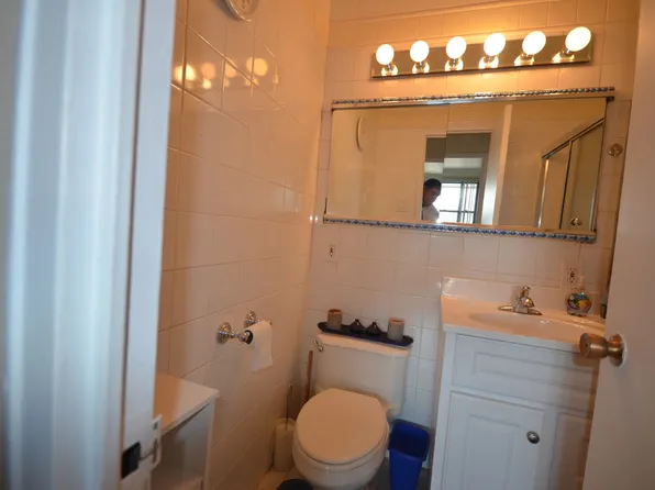 70-25 Yellowstone Boulevard image 1 of 6