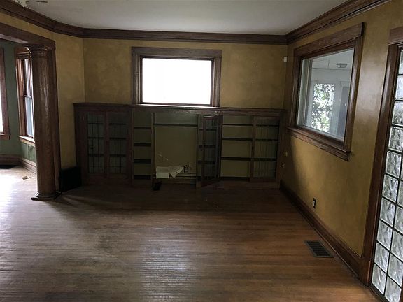 5th image of 859 E Losey St