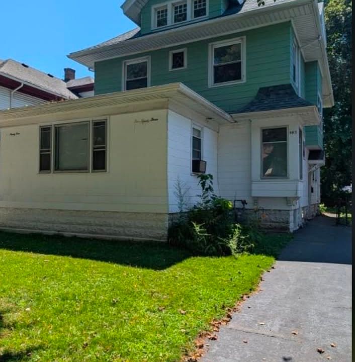 1st image of 591-593 Arnett Blvd