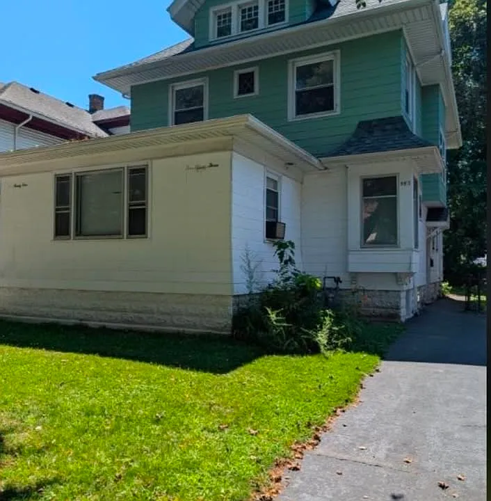 591-593 Arnett Blvd