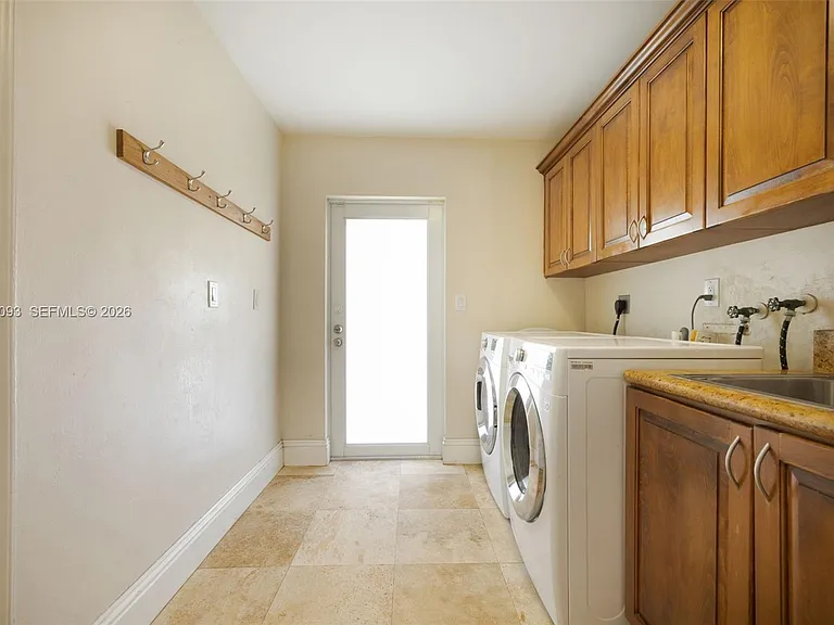 15700 SW 77th Ct — Photo 14