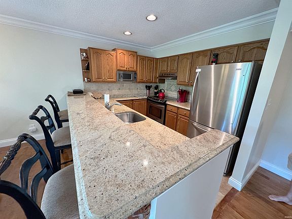 5th image of 9173 S Pointe Lasalles Dr
