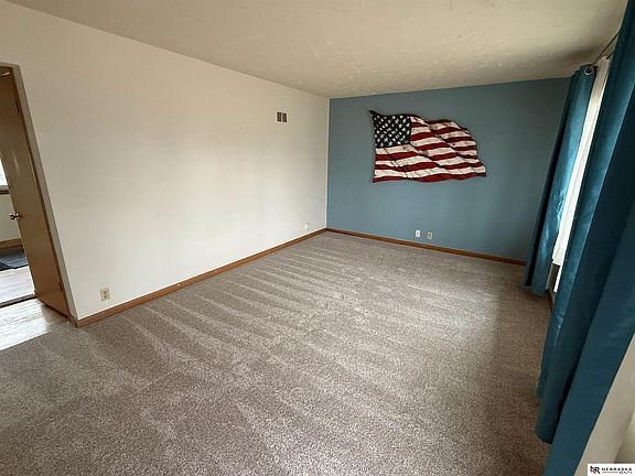 2nd image of 1713 Robertson Dr