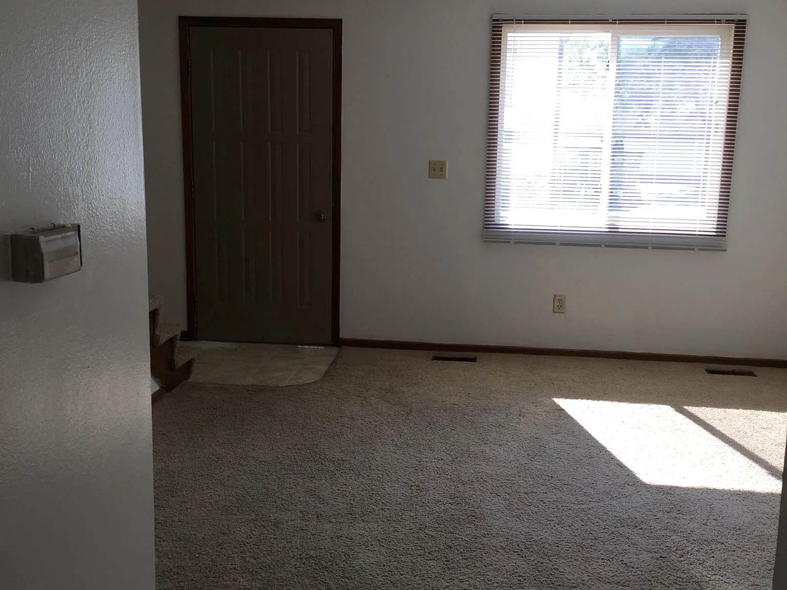640 3rd St — Photo 3