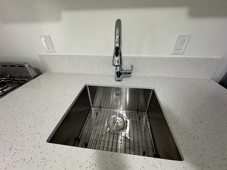 Crestwood Apartments — Photo 1