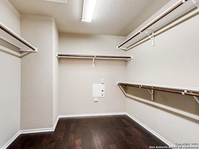 6912 Abbey Fls — Photo 22