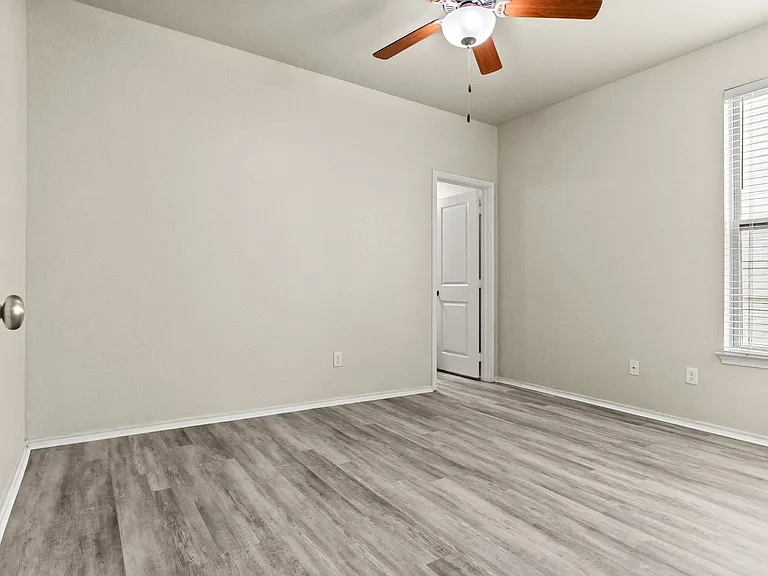 2713 McCart — Photo 14