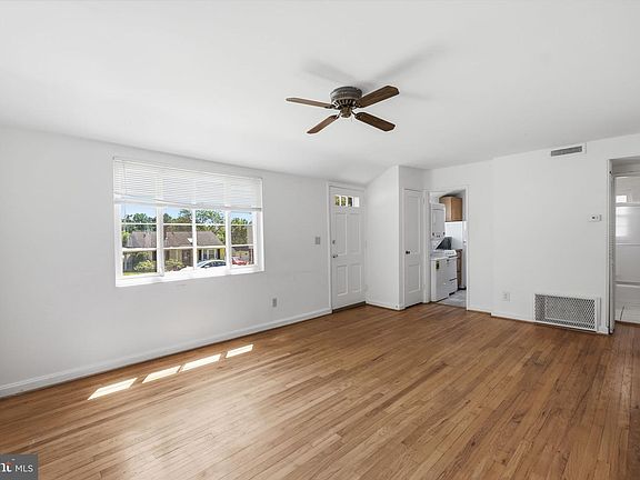 4th image of 2911 Weisman Rd