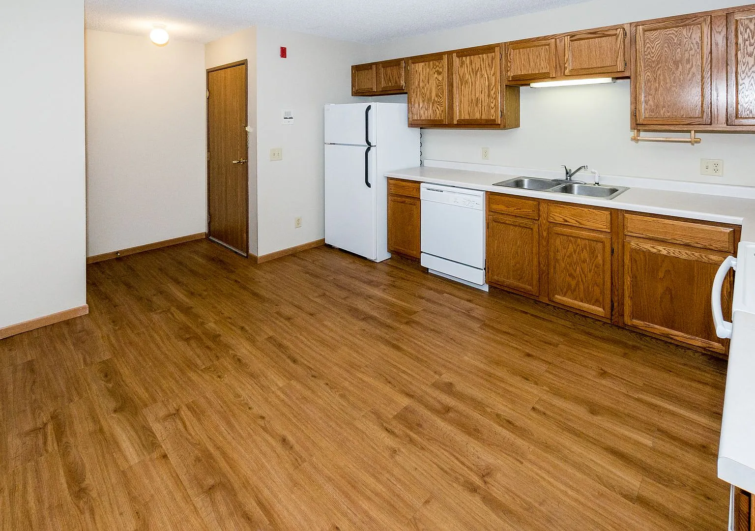 Pine Ridge Apartments — Photo 4