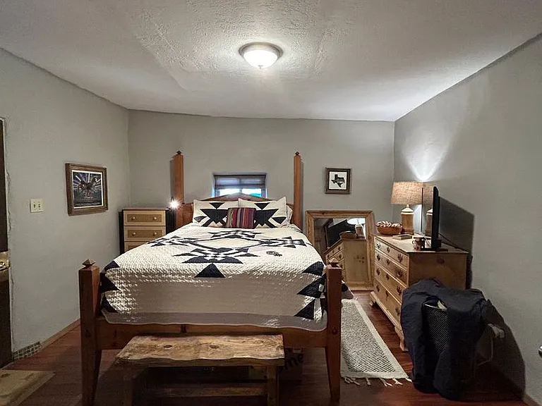 945 Agua Fria St #B — Photo 11