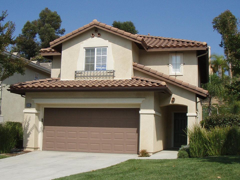 1st image of 1592 Laurel Cir