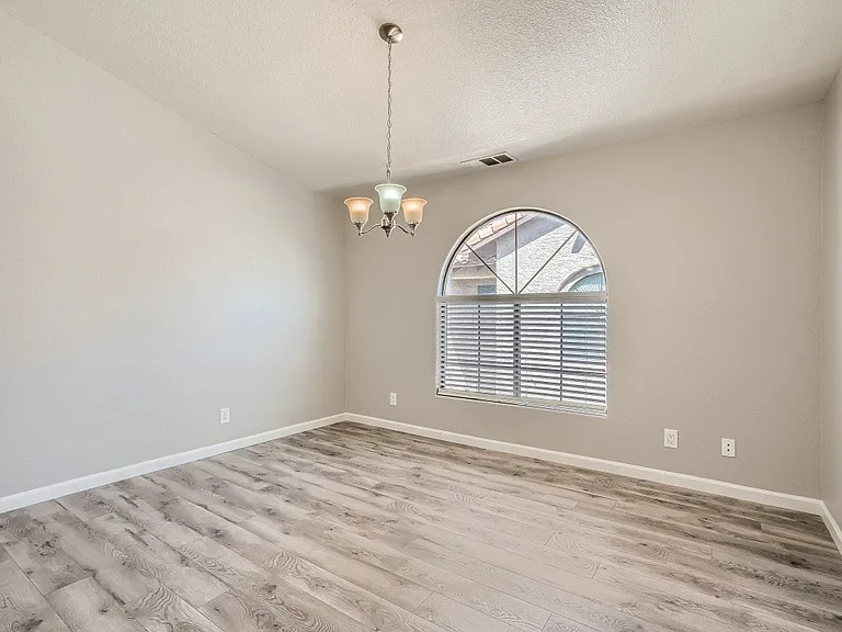 1411 Santa Margarita St #H — Photo 10