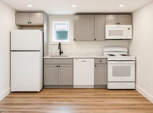 43 9th St #4, Auburn, ME 04210