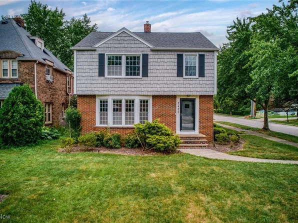 2423 Fenwick Rd, University Heights, OH 44118