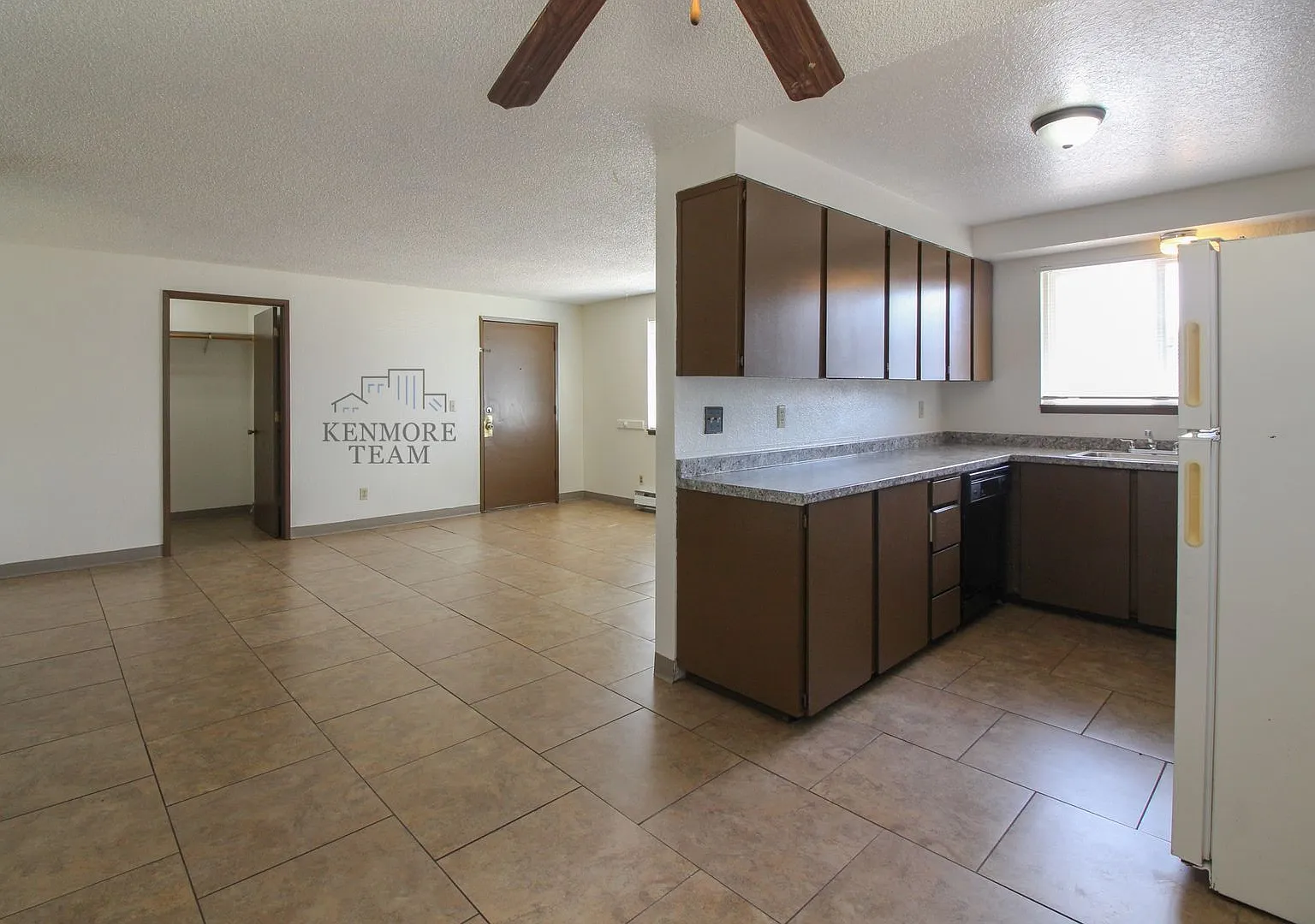 1508 W 14TH AVE — Photo 4