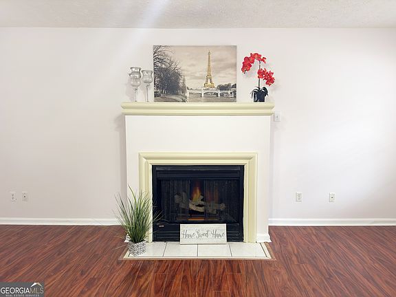 2nd image of 358 Summit Ln