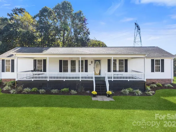 320 Huffstetler Lake Rd, Dallas, NC 28034