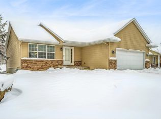 5901 Windy Meadow Ln NE, Cedar Rapids, IA 52411