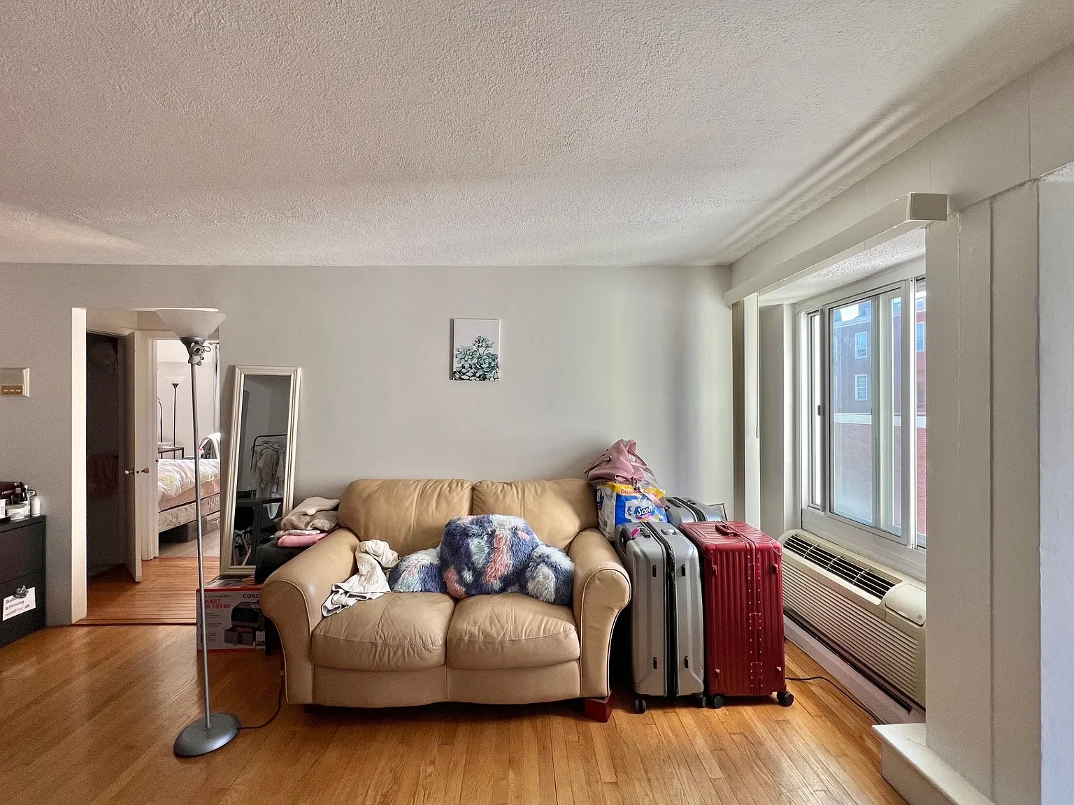2 bed, 700 sqft, $3,500 — Photo 3