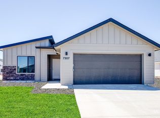 7307 E Marble Springs Dr, Nampa, ID 83687