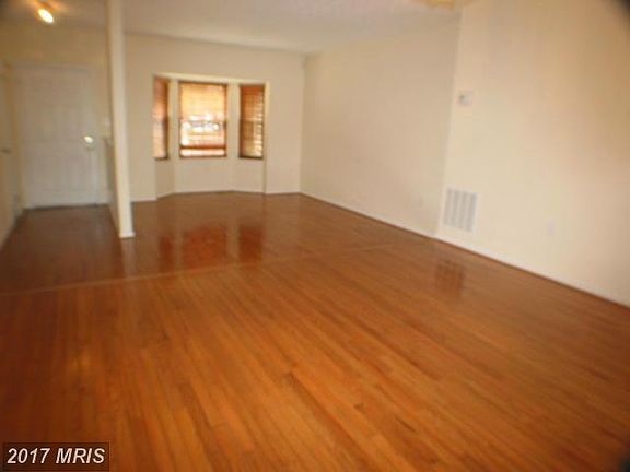 3rd image of 10607 Campus Way S