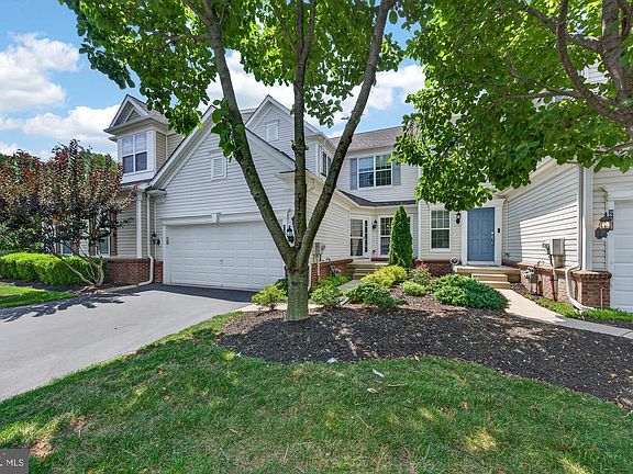 3rd image of 228 N Caldwell Cir