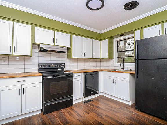 5th image of 1017 Hungerford St