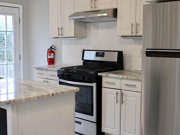 3rd image of 523 Gorgas Ln