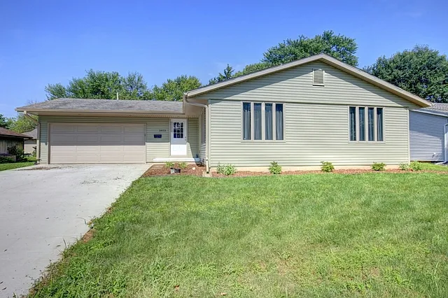 1603 Rutledge Dr photo 1