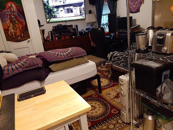 2nd image of 126 Melrose Ave