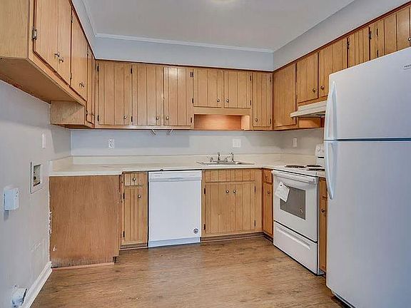 4th image of 3761 Riverwatch Pkwy #B